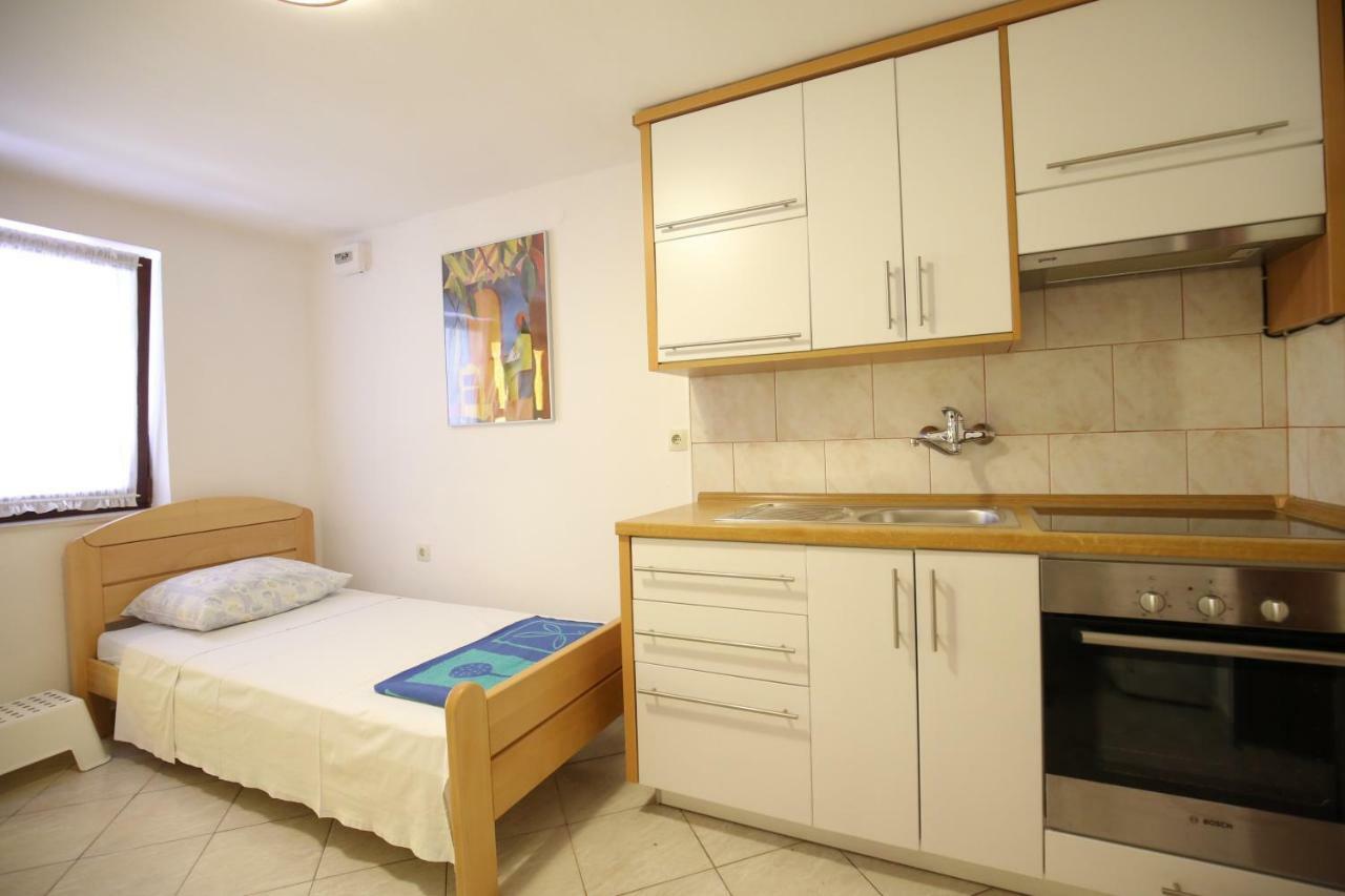 Apartments Paleka Petrcane Exterior photo