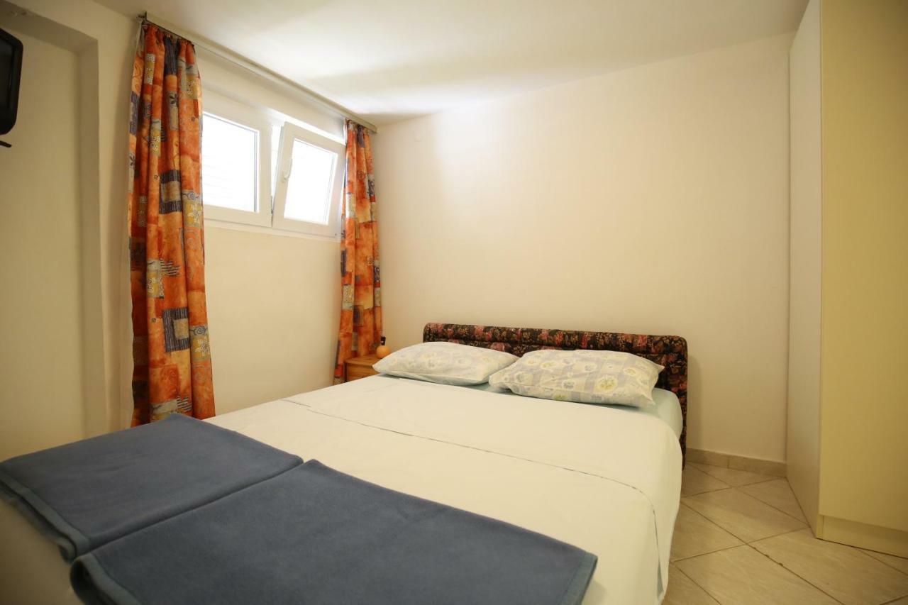 Apartments Paleka Petrcane Exterior photo