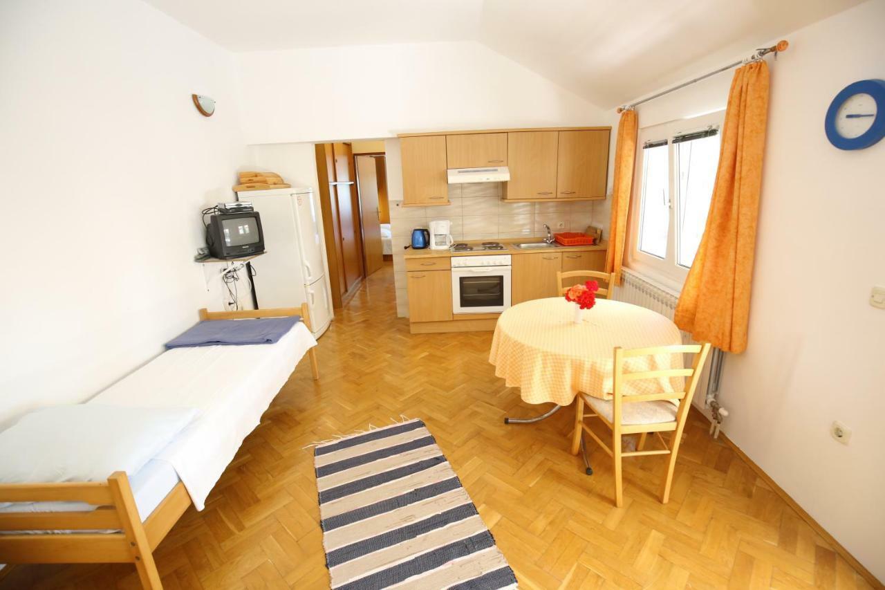 Apartments Paleka Petrcane Exterior photo